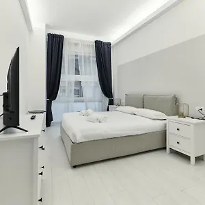 https://apt-duomo-view-2-min-from-duomo-amazing-location.italymilanhotels.net